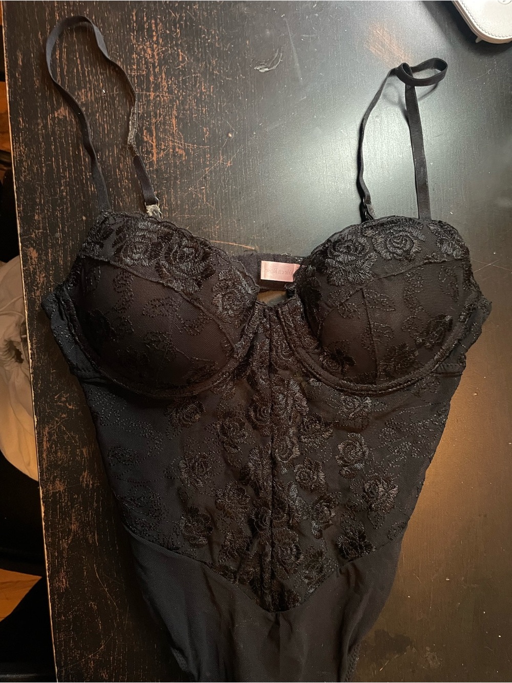 La Vie En Rose Black Lace And Mesh Push-Up Bodysuit - Women Intimates